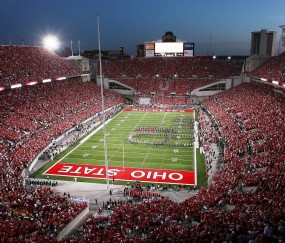 开云体育APP下载-F1新赛季揭幕战之夜，姆巴佩状态火热，速度与激情的双重奏鸣