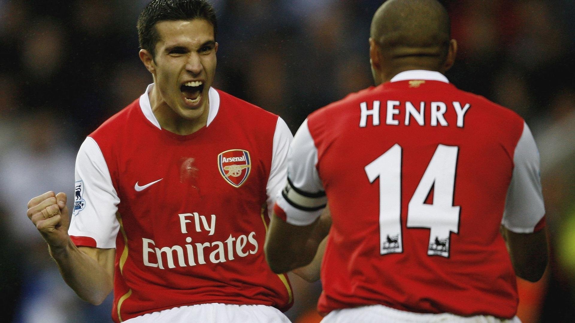 楚阿梅尼爆发，希腊粉碎玻利维亚，足球场上的文明冲突与全球化的悖论